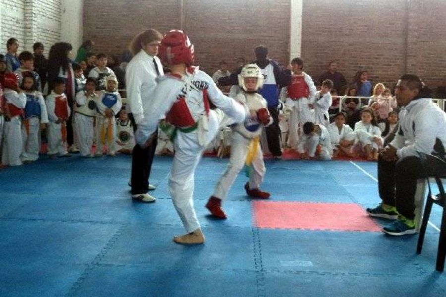 Taekwondo del CSDA en Coronda - Foto Flia Castillo