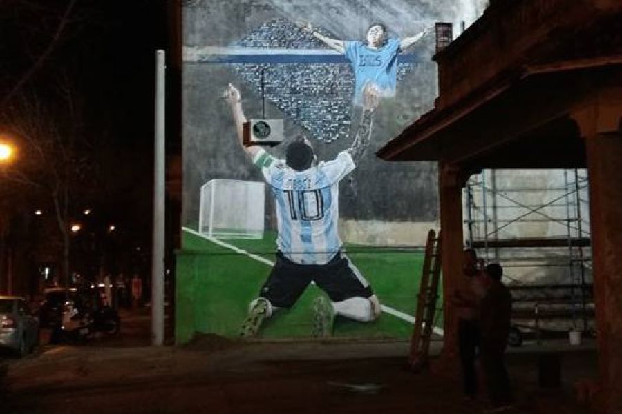 Mural Messi y Maradona