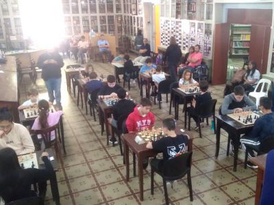 Palpitando el último torneo de ajedrez junto a propuesta literaria cordobesa