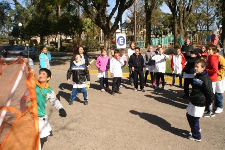 Actividades en la Escuela Primaria - Foto FM Spacio