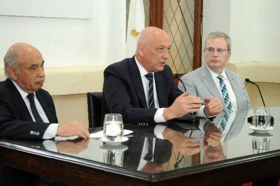 Firma de convenio con OMS - Foto Prensa GSF