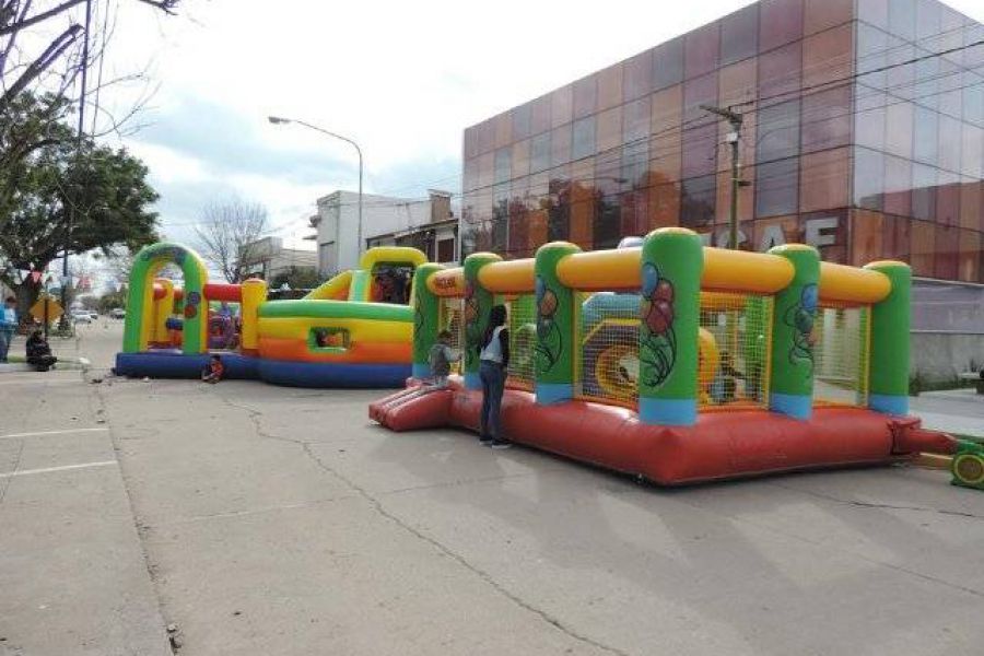 Festejos en Plaza Sarmiento - Foto Comuna de Franck