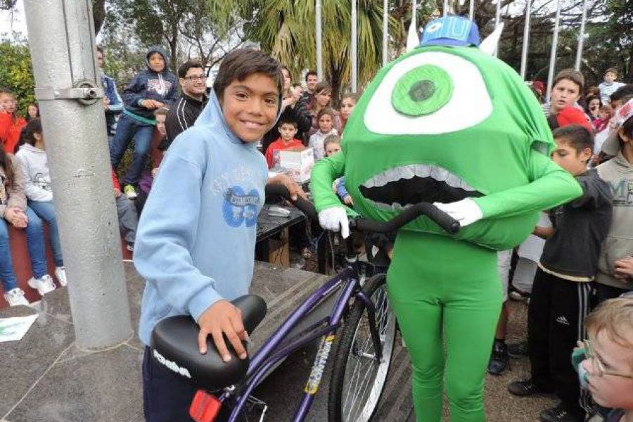 Festejos en Plaza Sarmiento - Foto Comuna de Franck