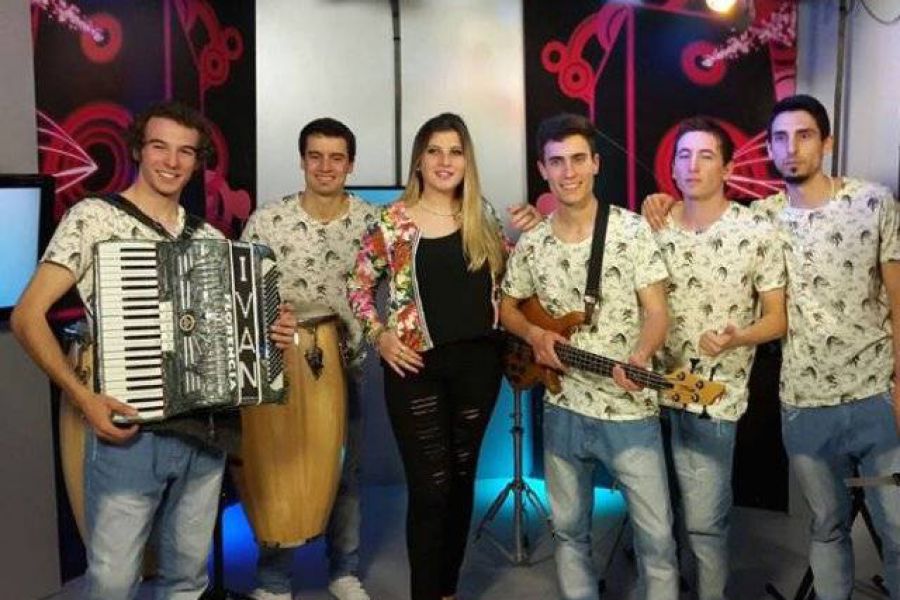 Lumila Grenon y su banda