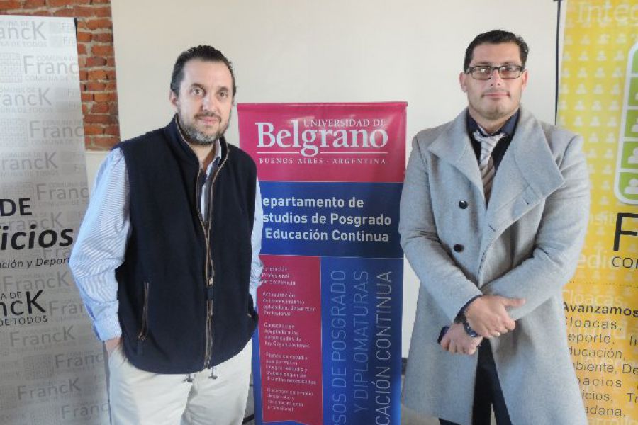 Firma convenio Univ. de Belgrano y Comuna de Franck - FM Spacio 001