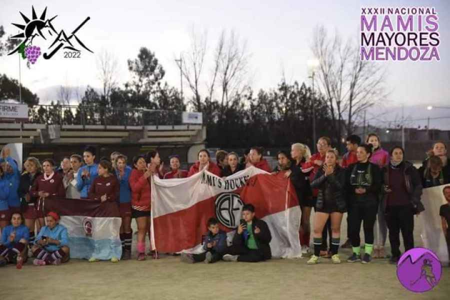 Mami hockey del CAF en Mendoza