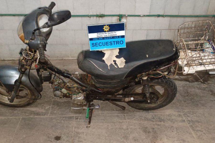 Moto secuestrada en San Carlos Centro - Foto URXI