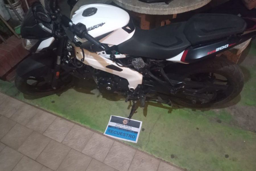 Moto secuestrada en San Jerónimo Norte - Foto URXI