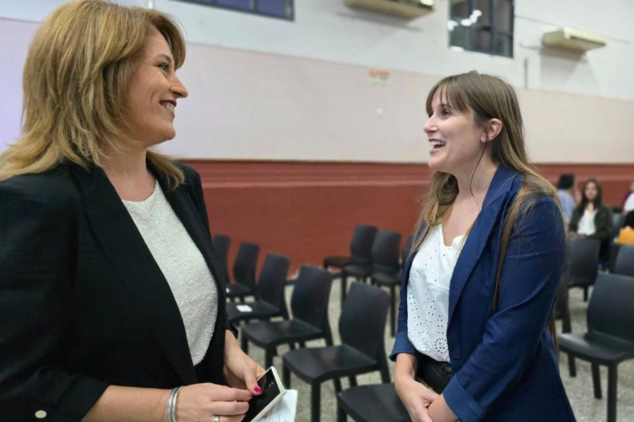 Alejandra Van Strate por Las Colonias