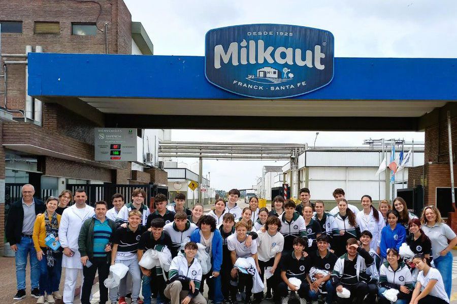 Alumnos de 6to en Milkaut