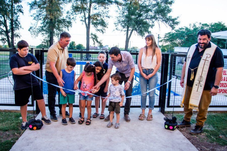 Pirola inauguró natatorio en María Luisa