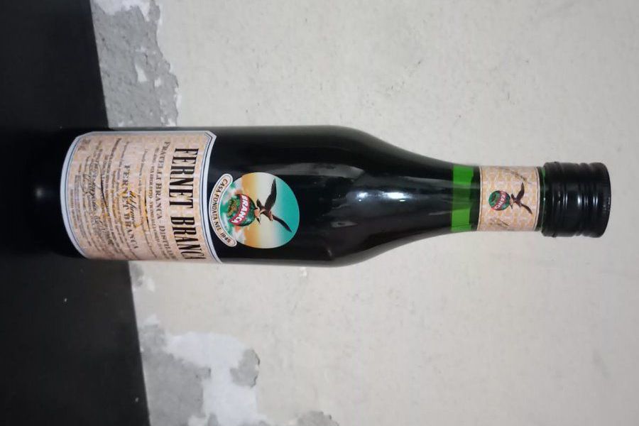 Botella de Fernet secuestrada - Foto URXI